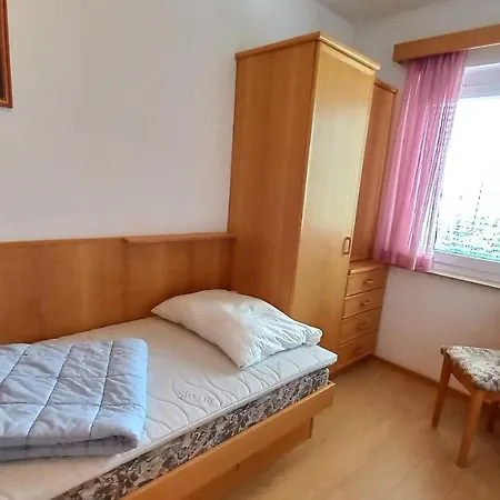 Apartment Monika Haus Kmb Seeappartement Direkt Am Ossiacher Mit Hallenbad Skiarena Gerlitzen *