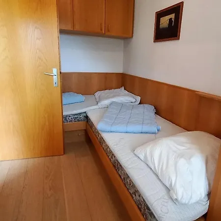 Διαμέρισμα Monika Haus Kmb Seeappartement Direkt Am Ossiacher Mit Hallenbad Skiarena Gerlitzen Bodensdorf